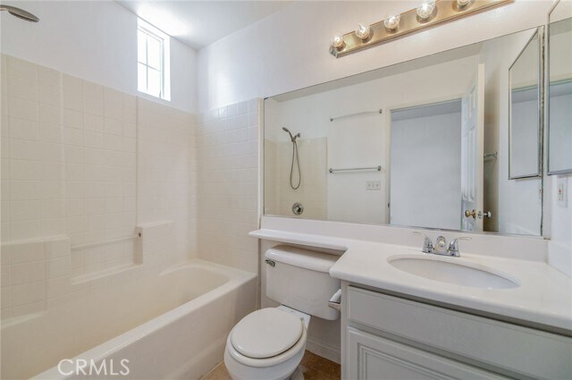 Building Photo - 216 Timberwood