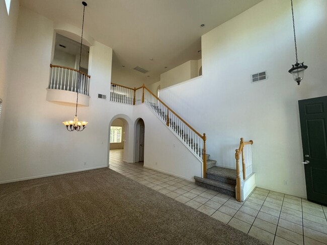Building Photo - REDUCED!  BEAUTIFUL TWO STORY 6 BEDROOM 3 ...