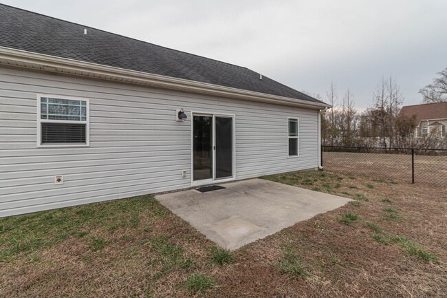 Building Photo - 103 Calabash Ct