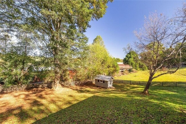 Building Photo - 255 Lowry St