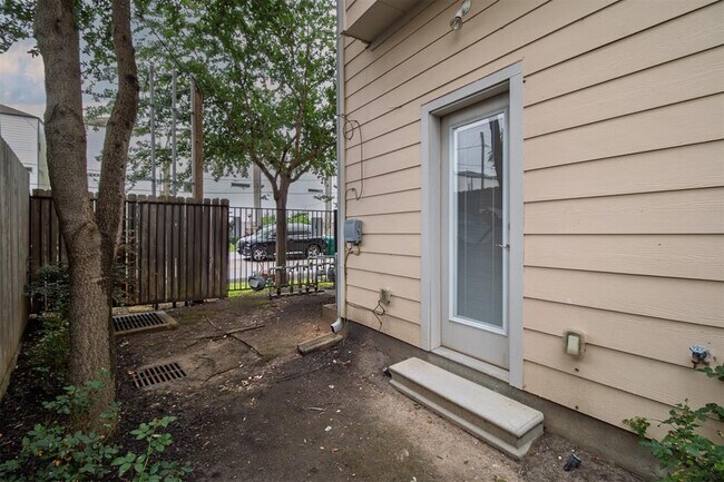 Building Photo - 4111 Allen St