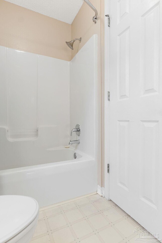 Building Photo - 139 Wildflower Ln