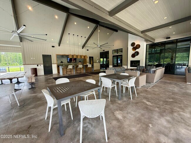 Building Photo - 75310 White Rabbit Ave