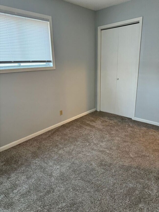 Building Photo - $1,375| 3 Bedroom, 1 Bathroom House Availa...