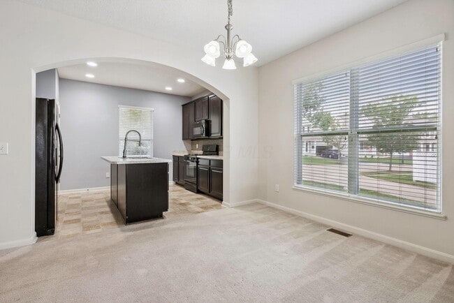 Building Photo - 7885 Waggoner Trace Dr