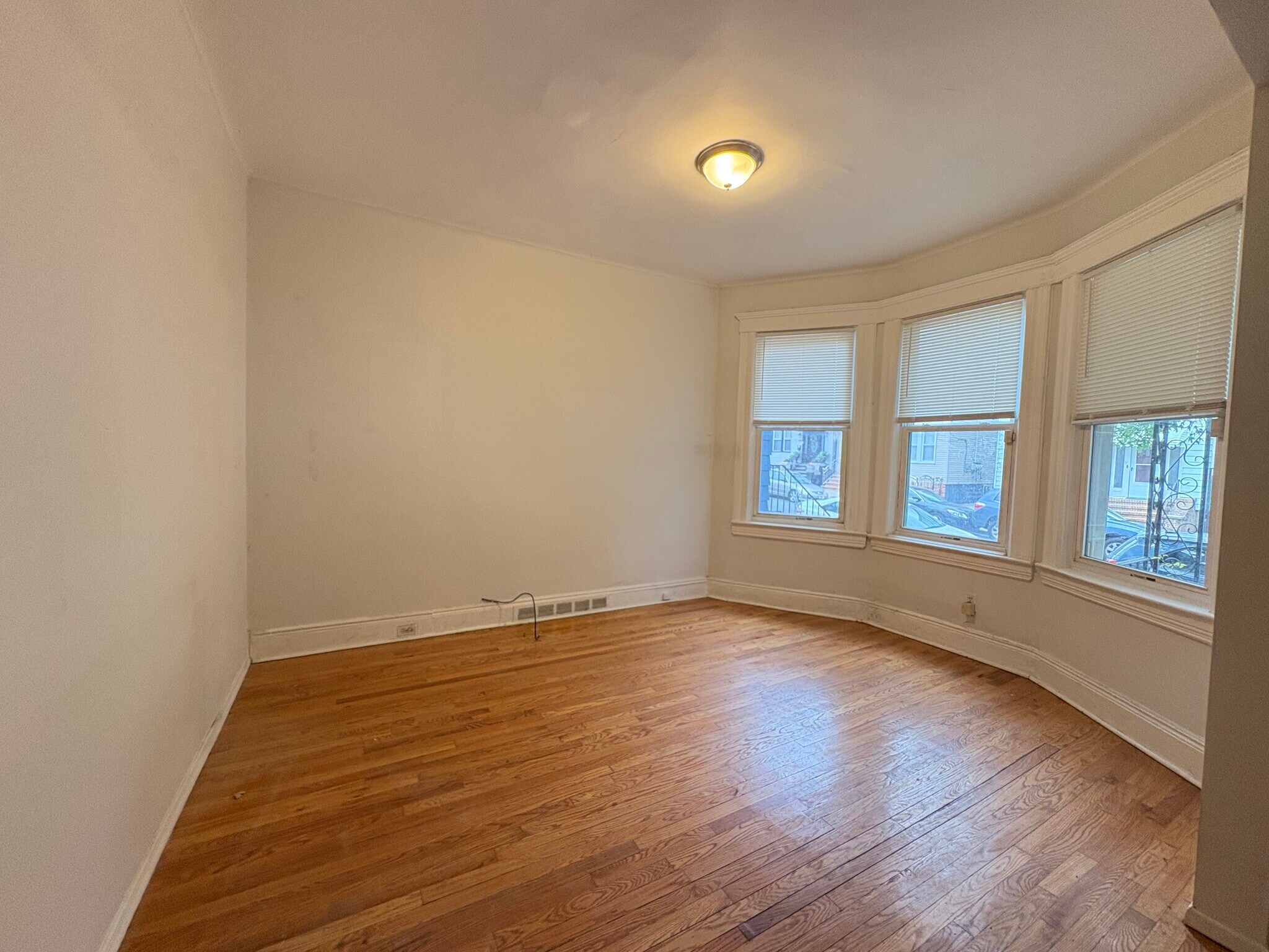 Building Photo - 346 Armstrong Ave