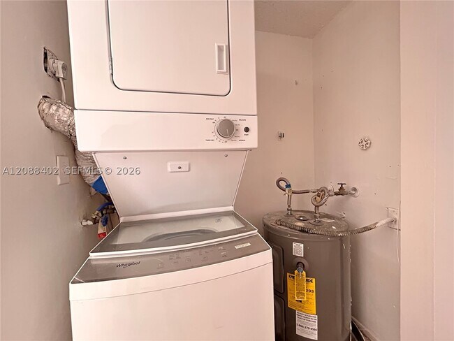 Building Photo - 3157 Coral Ridge Dr