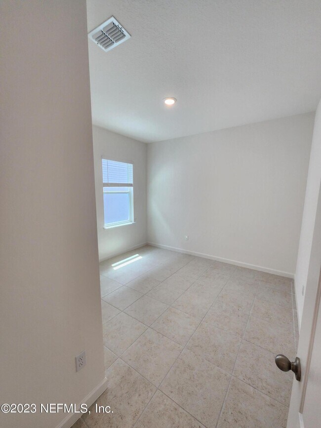 Building Photo - 3256 Crocus Ln