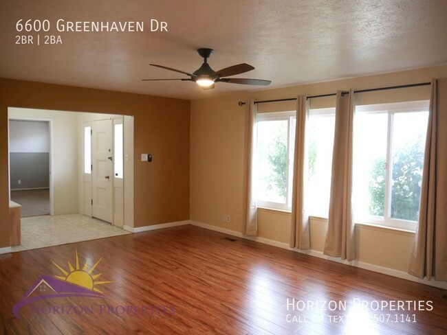 Building Photo - Cozy 2 Bed 2 Bath 1,864sqft Duplex in Gree...