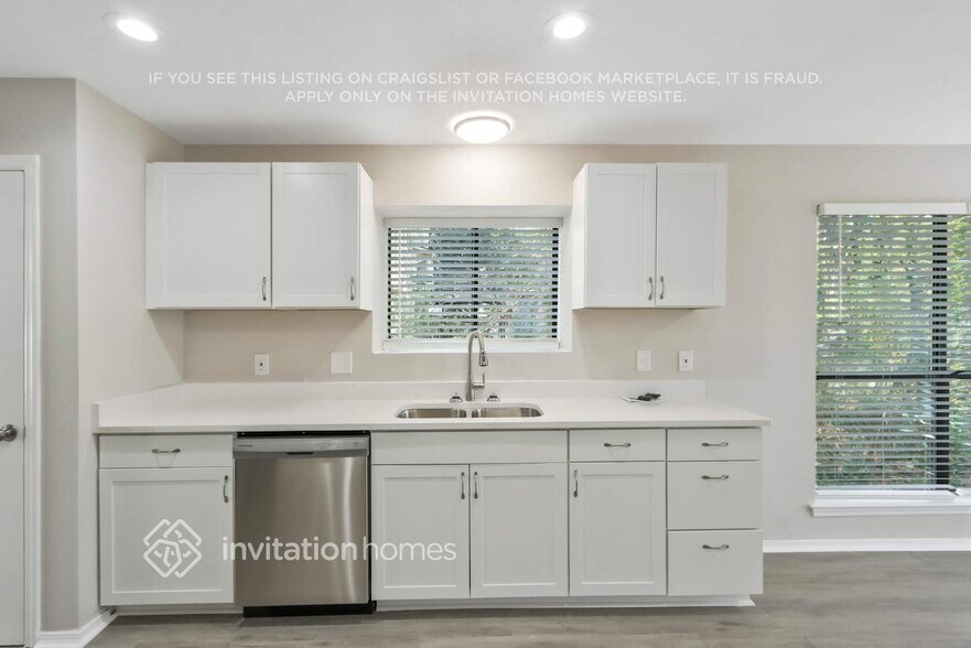 Building Photo - 2120 Hunters Ridge Dr