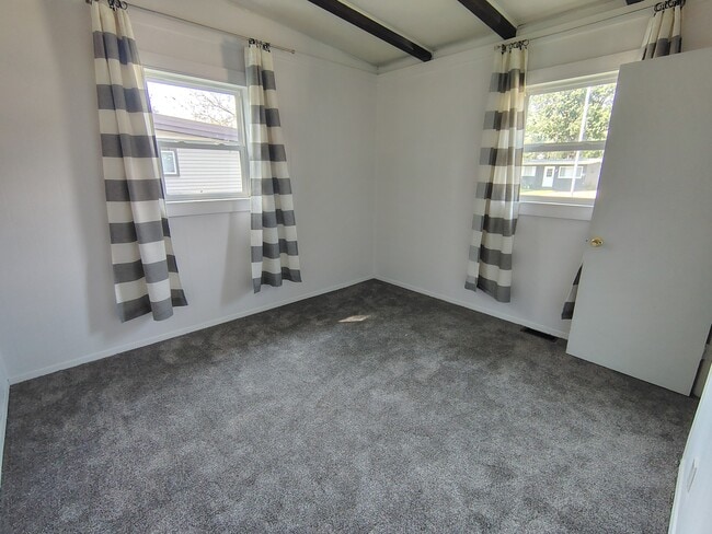 Building Photo - 1213 Kingsley Dr
