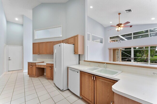 Building Photo - 1248 Lake Breeze Dr
