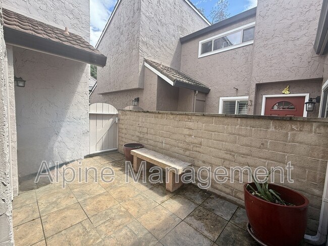 Building Photo - 2657 Kentworth Way