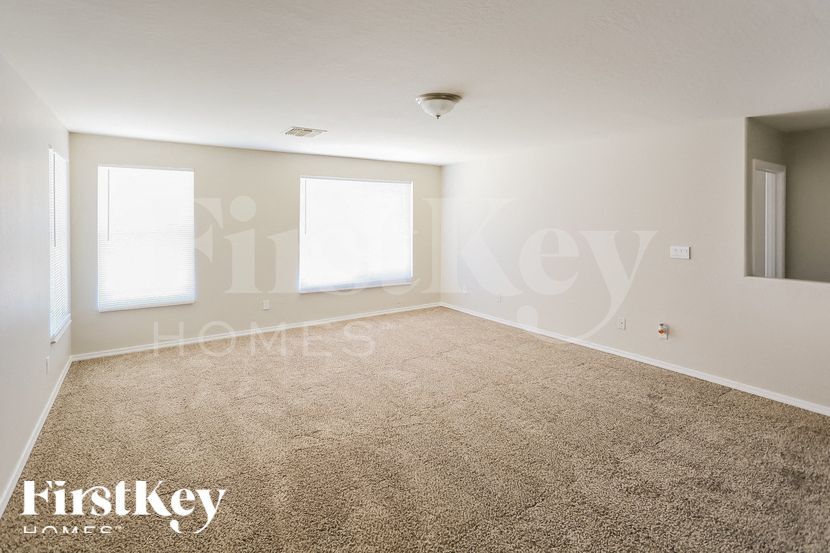 Building Photo - 1023 S 226th Dr