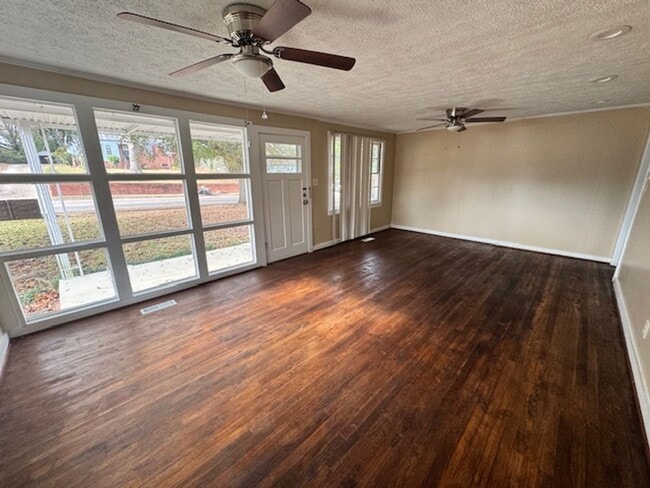 Building Photo - 138 Youngs Mill Rd