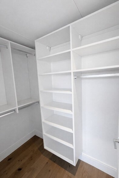 Building Photo - 1121 Dorchester Ave