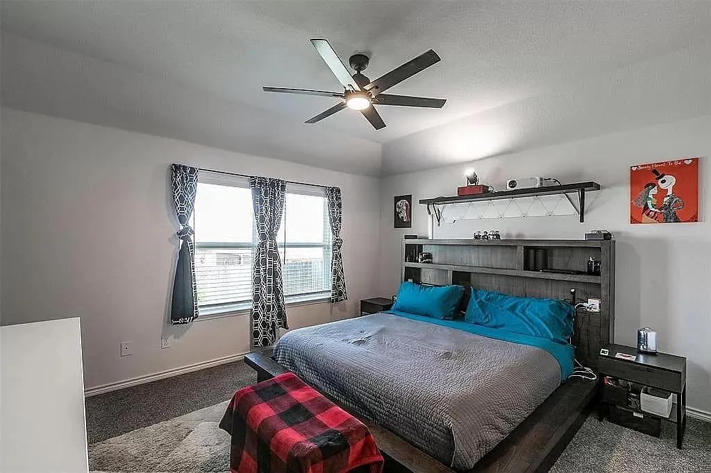 Building Photo - 1602 Blue Jay Dr