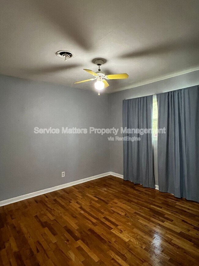 Building Photo - 5425 Westwood Dr