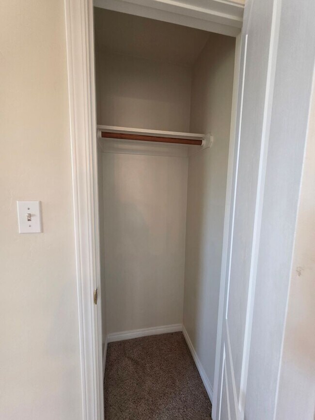 Building Photo - 10104 Brookline Woods Dr