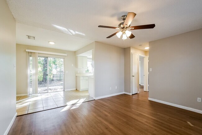 Building Photo - 9556 Brimton Dr