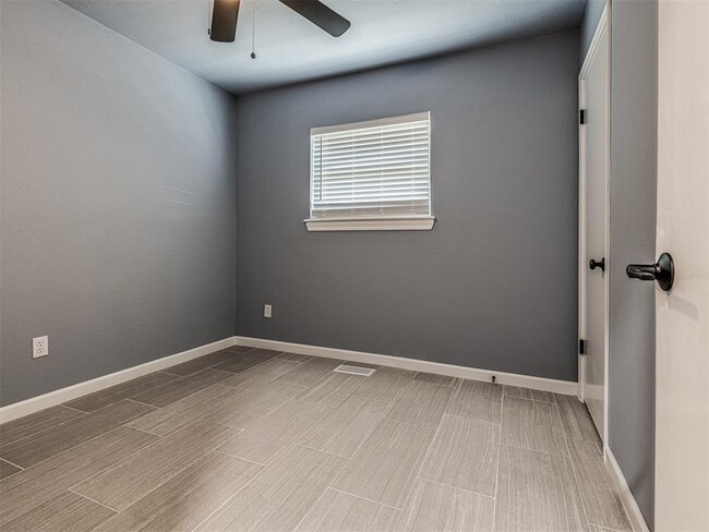 Building Photo - 14008 Gateway Dr