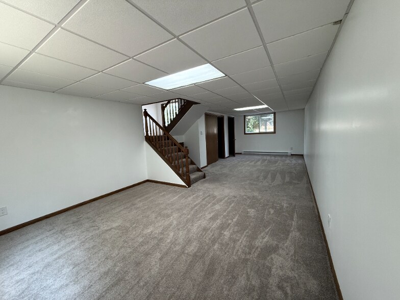 Building Photo - 1332 W Glenlord Rd