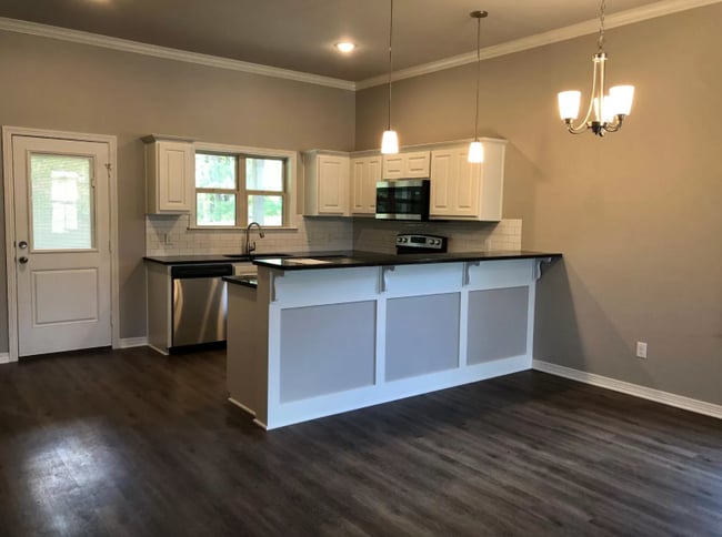 Building Photo - 2911 Meadow Brook Trl