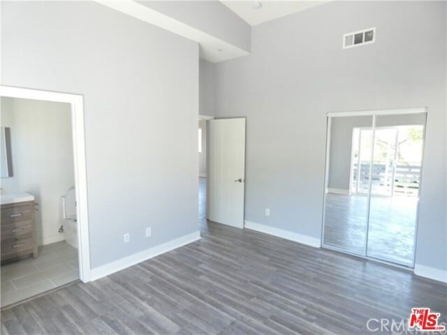 Building Photo - 1923 Holly Dr