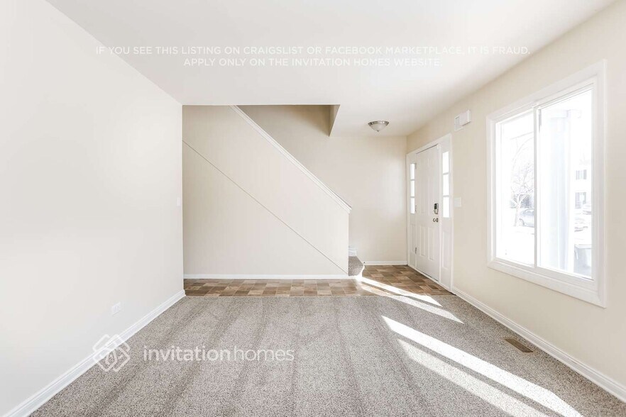 Building Photo - 2S526 Cynthia Dr