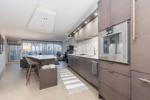 Building Photo - 300 N State St