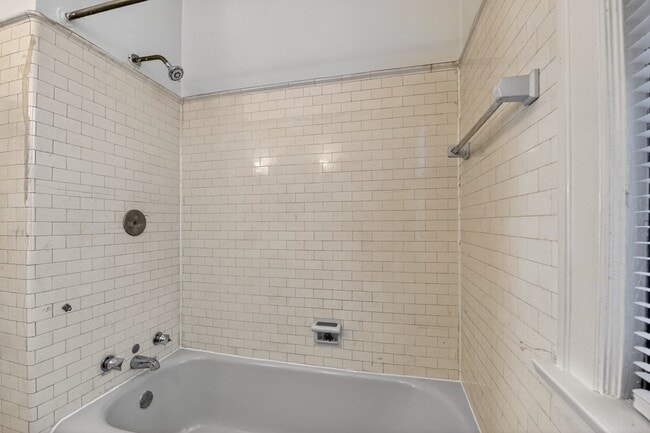 Building Photo - 8018 S Sangamon St