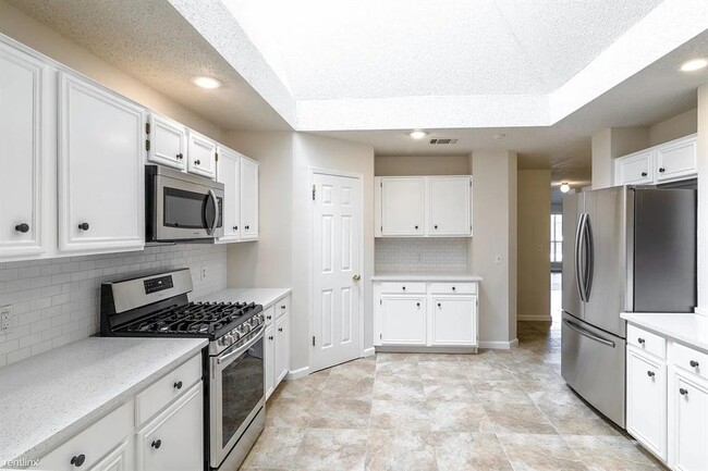 Building Photo - 6707 Carisbrooke Ln