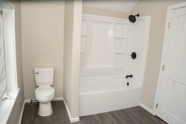 Building Photo - 3950 Locust Grove Rd