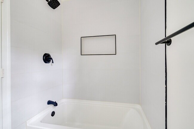 Building Photo - Chapel Hill Retreat: Spacious 4-Bedroom with Fenced-in Backyard