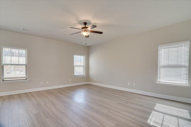 Building Photo - 610 Turtle Crk Ln