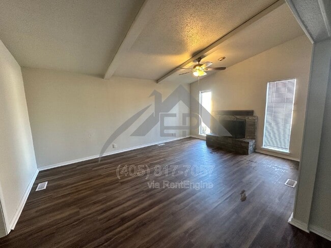 Building Photo - 405 Norton Cir