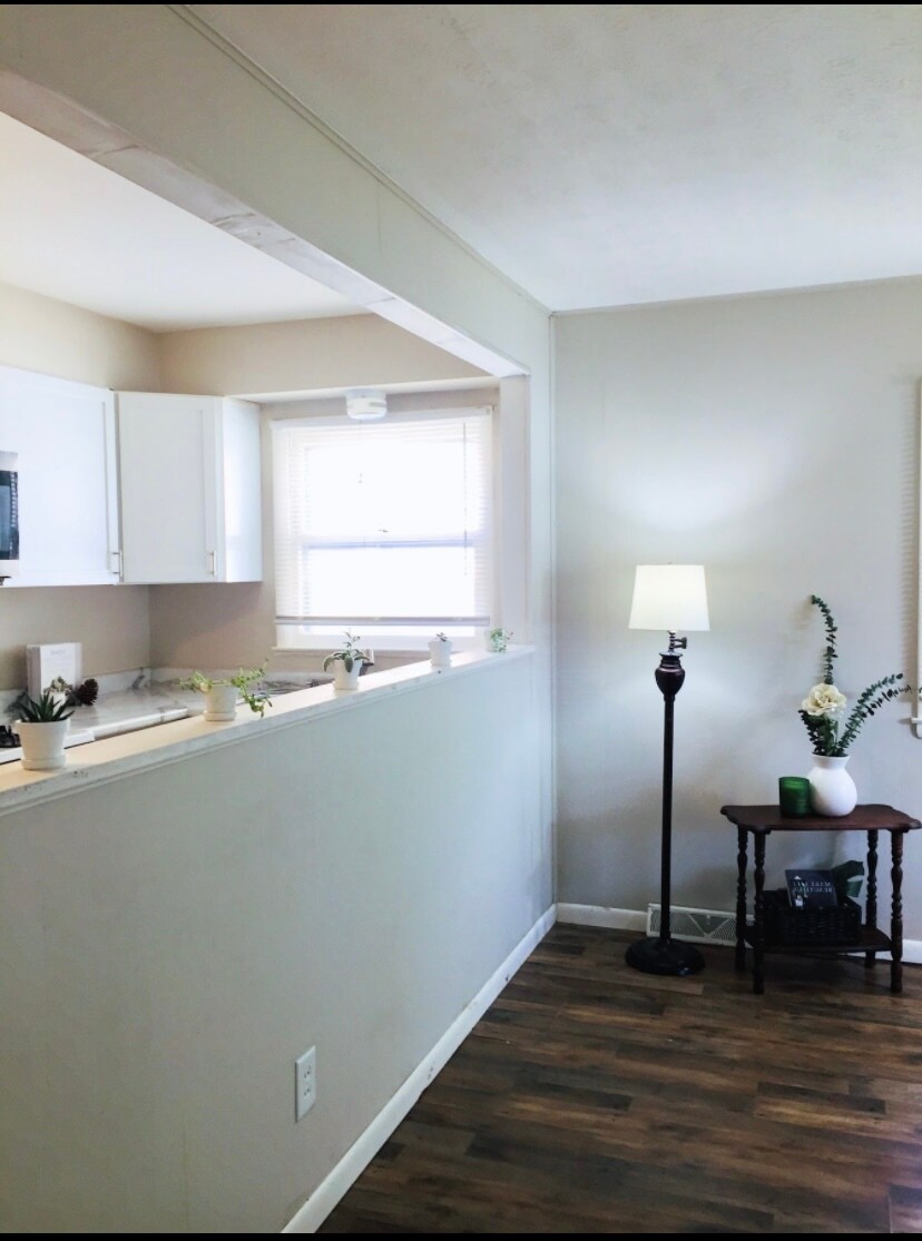 Building Photo - 193 Lake St