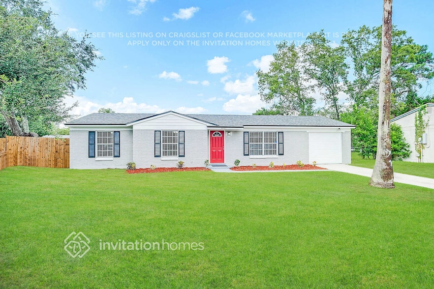 Building Photo - 8127 Kenwood Dr N