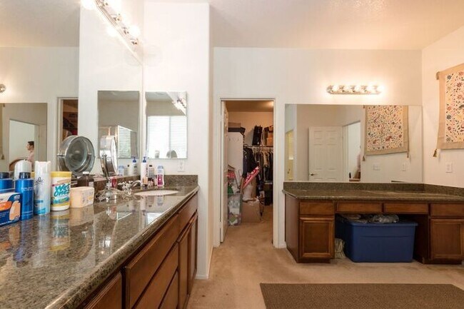 Building Photo - 4 Bed Home for Rent Palmdale CA 93551