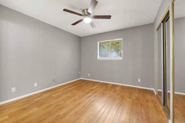 Building Photo - 6012-6014 Evers Rd