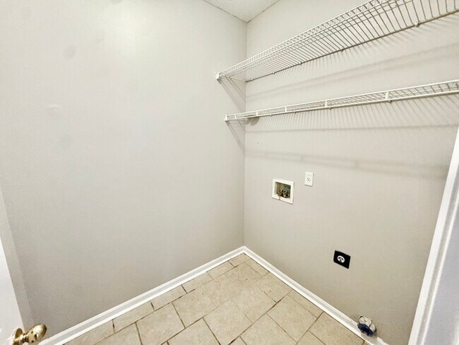 Building Photo - 7469 Dal Whinnie Trail