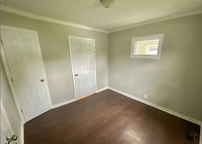 Building Photo - 2624 E 17th St