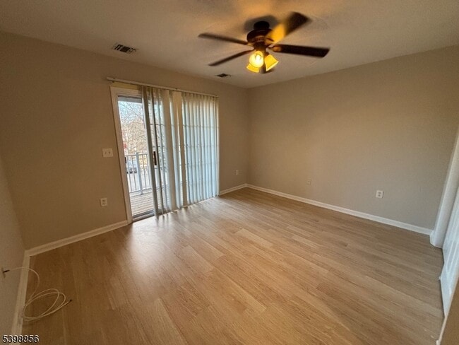 Building Photo - 189 Sunshine Dr