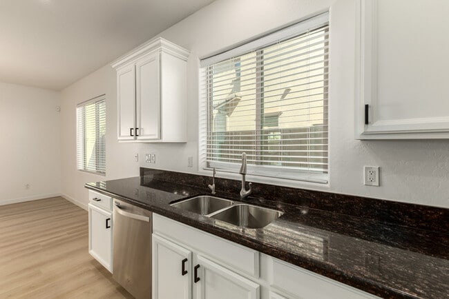 Building Photo - 2972 E Shannon St