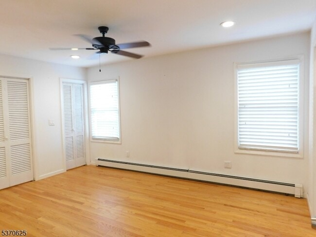 Building Photo - 176 Totowa Rd