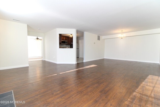 Building Photo - 455 Hawthorne Pl