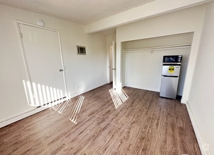 Building Photo - 5166