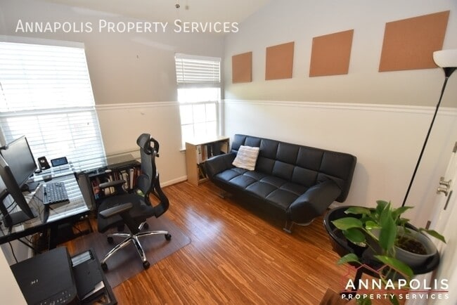 Building Photo - 2140 Hideaway Ct