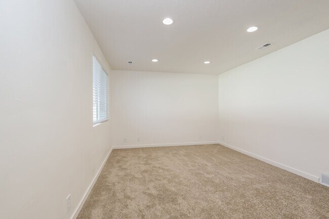 Building Photo - 4732 Helenic Ln