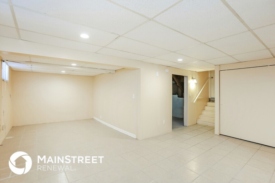 Building Photo - 7709 NW Milrey Dr